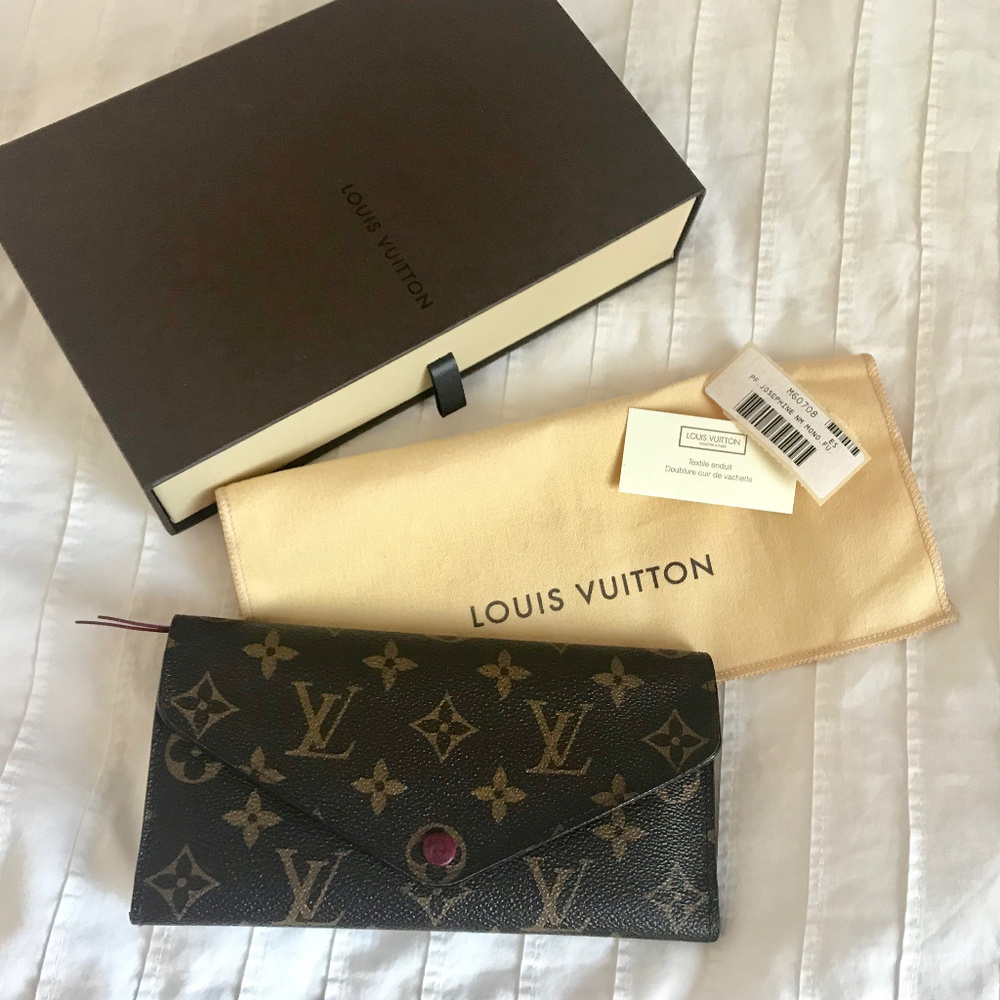 LV Josephine Wallet (Good condition)